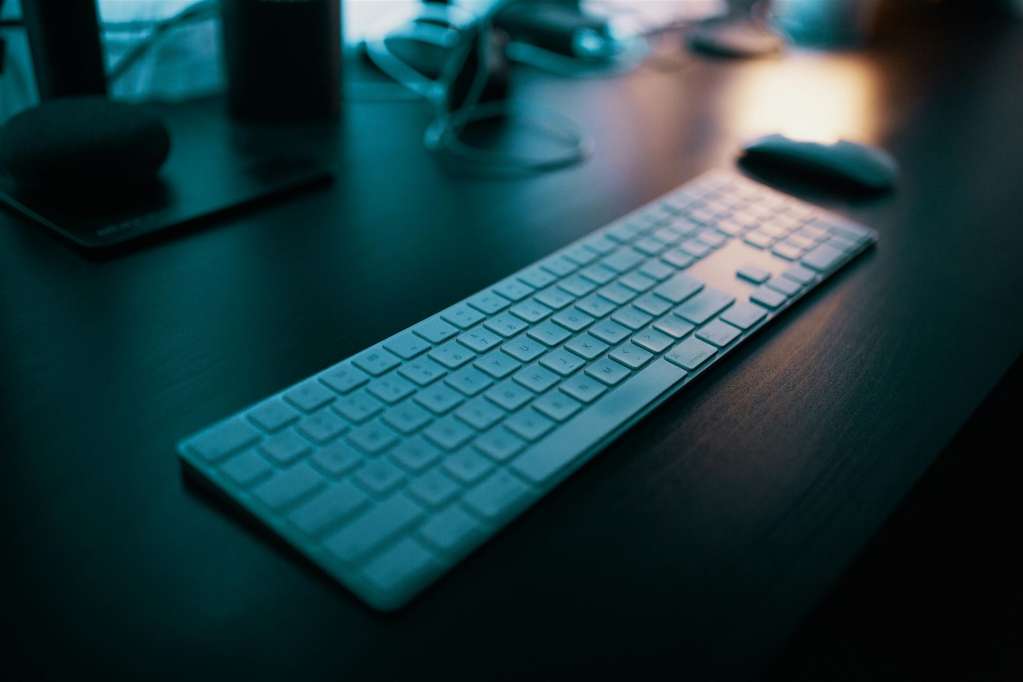 Apple Magic Keyboard Mit Ziffernblock Auf Dem Tisch In Der Nähe Der Drahtlosen Maus